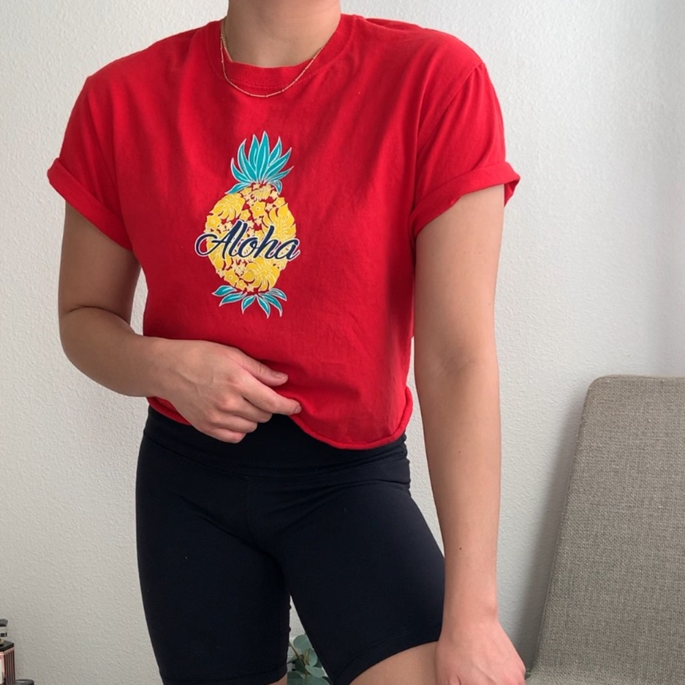 Red “aloha” cropped tee